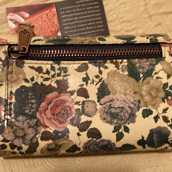 Patricia Nash leather floral wallet - Picture 7 of 16